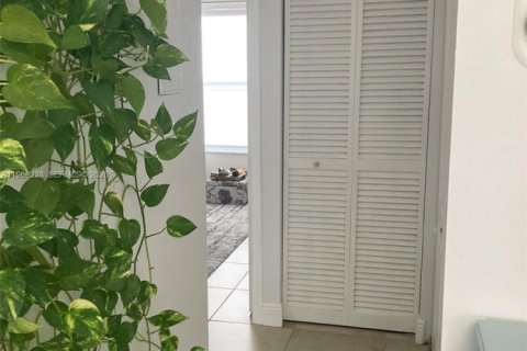 Casa en venta en Miami, Florida, 3 dormitorios, 96.53 m2 № 2029404 - foto 24