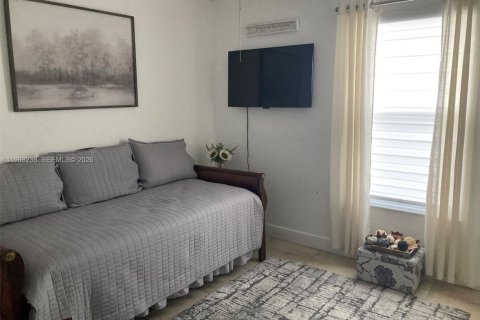 Casa en venta en Miami, Florida, 3 dormitorios, 96.53 m2 № 2029404 - foto 9