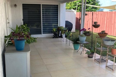 Casa en venta en Miami, Florida, 3 dormitorios, 96.53 m2 № 2029404 - foto 17