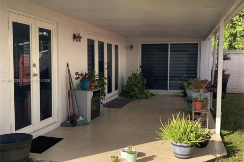 Casa en venta en Miami, Florida, 3 dormitorios, 96.53 m2 № 2029404 - foto 16