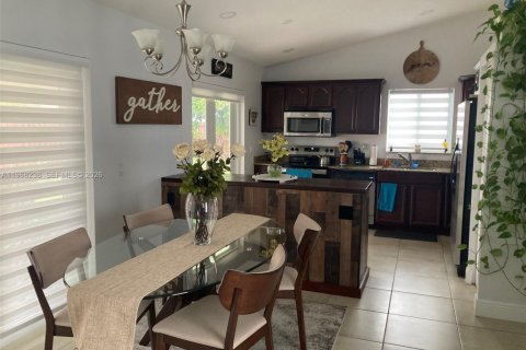 Casa en venta en Miami, Florida, 3 dormitorios, 96.53 m2 № 2029404 - foto 7