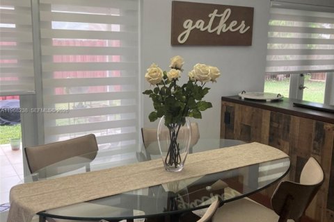 Casa en venta en Miami, Florida, 3 dormitorios, 96.53 m2 № 2029404 - foto 5