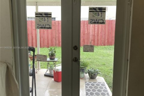 Casa en venta en Miami, Florida, 3 dormitorios, 96.53 m2 № 2029404 - foto 29