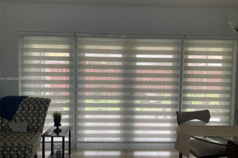 Casa en venta en Miami, Florida, 3 dormitorios, 96.53 m2 № 2029404 - foto 3