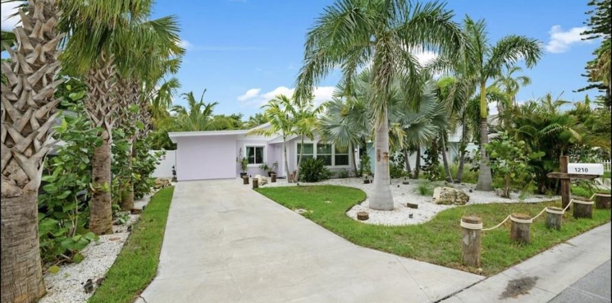 Villa ou maison à Indian Rocks Beach, Floride 3 chambres, 101.73 m2 № 1740589
