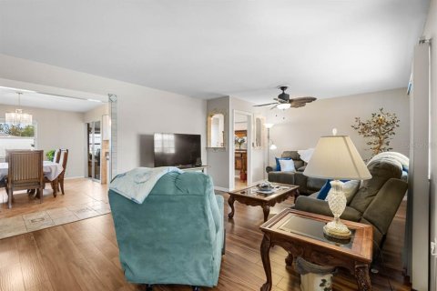 Casa en venta en Sun City Center, Florida, 2 dormitorios, 142.42 m2 № 1773792 - foto 4