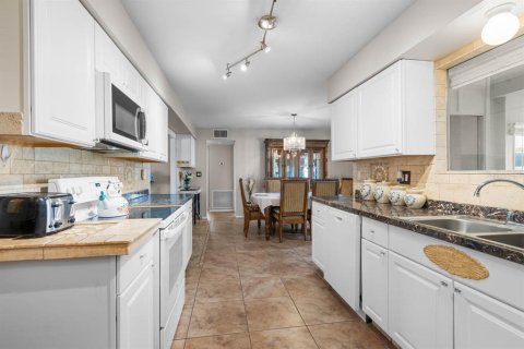 Casa en venta en Sun City Center, Florida, 2 dormitorios, 142.42 m2 № 1773792 - foto 10