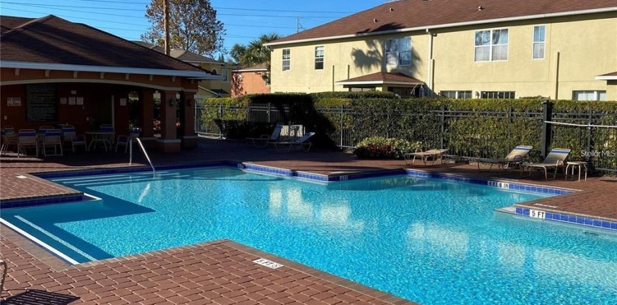 Adosado en Clearwater, Florida 3 dormitorios, 136.85 m2 № 1912032