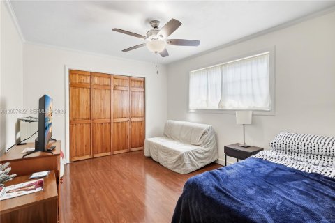 House in Miami Lakes, Florida 4 bedrooms, 180.51 sq.m. № 2392687 - photo 18
