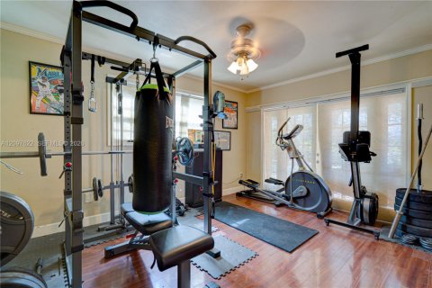 House in Miami Lakes, Florida 4 bedrooms, 180.51 sq.m. № 2392687 - photo 19