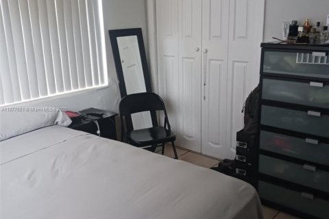 Villa ou maison à louer à Miami, Floride: 2 chambres, 171.68 m2 № 1943822 - photo 17