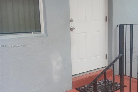 Villa ou maison à louer à Miami, Floride: 2 chambres, 171.68 m2 № 1943822 - photo 5