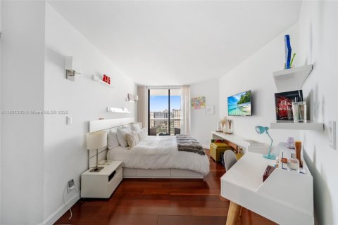 Condo in Aventura, Florida, 3 bedrooms in LANDMARK  № 1944109 - photo 12