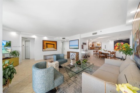 Condo in Aventura, Florida, 3 bedrooms in LANDMARK  № 1944109 - photo 5