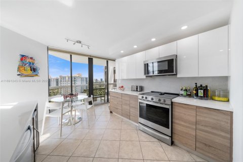 Condo in Aventura, Florida, 3 bedrooms in LANDMARK  № 1944109 - photo 3