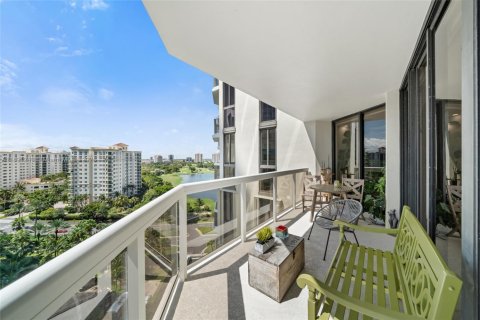 Condo in Aventura, Florida, 3 bedrooms in LANDMARK  № 1944109 - photo 1