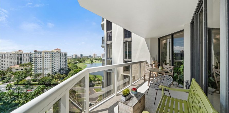Condo in Aventura, Florida, 3 bedrooms in LANDMARK № 1944109