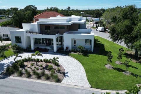 House in Sarasota, Florida 5 bedrooms, 429.49 sq.m. № 2376619