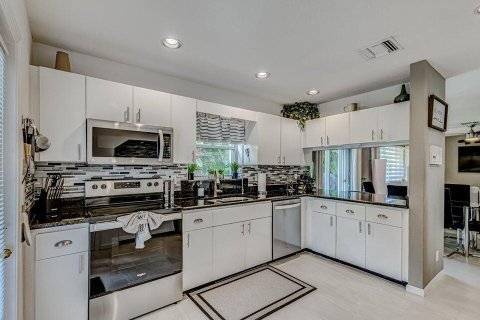 Купить виллу или дом в Теквеста, Флорида 9 комнат, 182.74м2, № 2261051 - фото 10