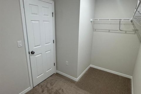 House in Haines City, Florida 4 bedrooms, 171.87 sq.m. № 2205071 - photo 15