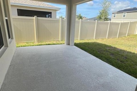 House in Haines City, Florida 4 bedrooms, 171.87 sq.m. № 2205071 - photo 16