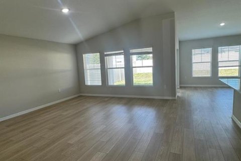House in Haines City, Florida 4 bedrooms, 171.87 sq.m. № 2205071 - photo 8