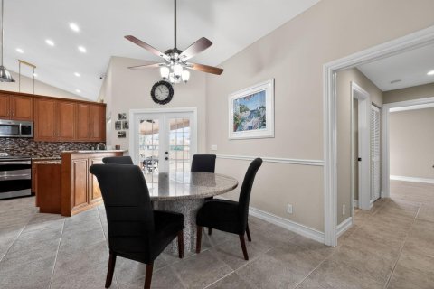 House in Boca Raton, Florida 4 bedrooms, 214.42 sq.m. № 2241307 - photo 8