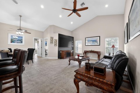 House in Boca Raton, Florida 4 bedrooms, 214.42 sq.m. № 2241307 - photo 5