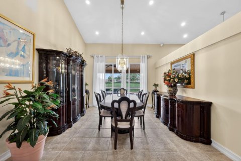 House in Boca Raton, Florida 4 bedrooms, 214.42 sq.m. № 2241307 - photo 9