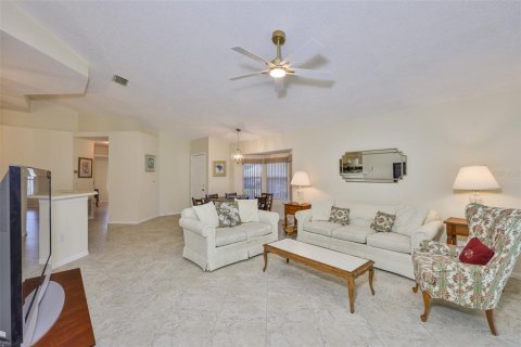 Condominio en venta en Sun City Center, Florida, 2 dormitorios, 111.95 m2 № 1844332 - foto 9