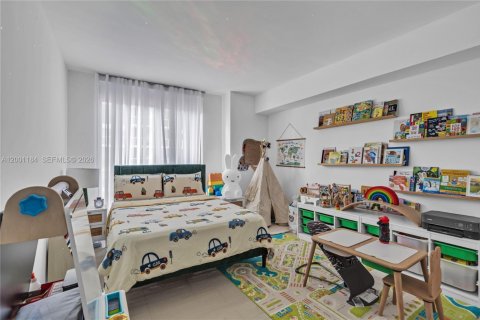 House in Miami, Florida 2 bedrooms, 94.39 sq.m. № 2065357 - photo 9