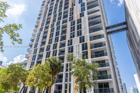 House in Miami, Florida 2 bedrooms, 94.39 sq.m. № 2065357