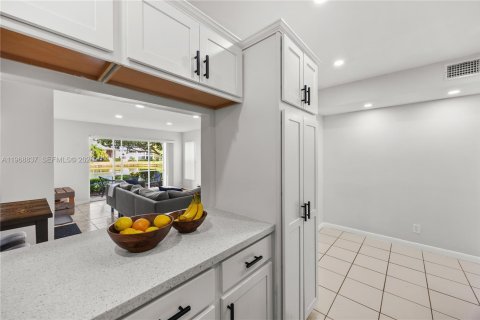 Condo in Delray Beach, Florida, 2 bedrooms № 2031835 - photo 9