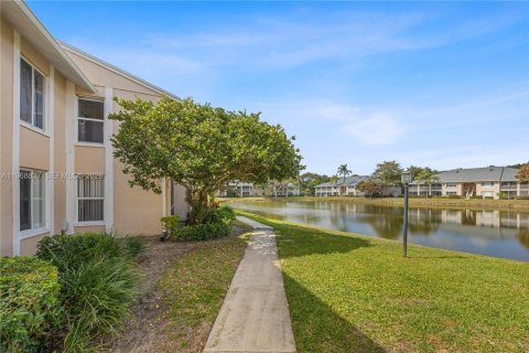 Condo in Delray Beach, Florida, 2 bedrooms № 2031835 - photo 28