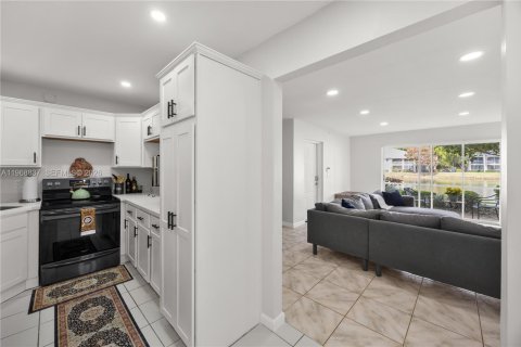 Condo in Delray Beach, Florida, 2 bedrooms № 2031835 - photo 10