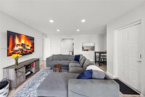 Condo in Delray Beach, Florida, 2 bedrooms № 2031835