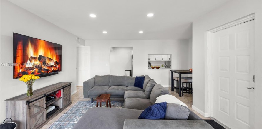 Condo in Delray Beach, Florida, 2 bedrooms № 2031835