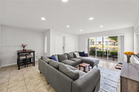 Condo in Delray Beach, Florida, 2 bedrooms № 2031835 - photo 5