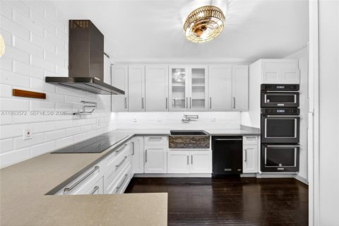 Купить кондоминиум в Холливуд, Флорида 2 спальни, 140.84м2, № 2031398 - фото 2