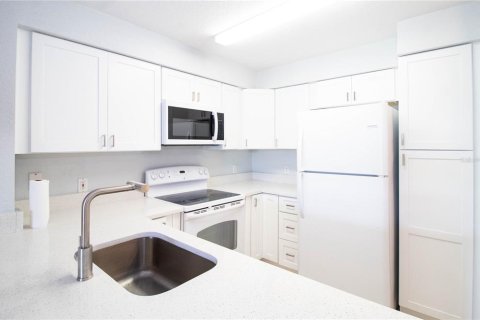 Condo in Orlando, Florida, 2 bedrooms № 2091773 - photo 6