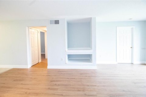 Condo in Orlando, Florida, 2 bedrooms № 2091773 - photo 9