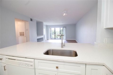 Condo in Orlando, Florida, 2 bedrooms № 2091773 - photo 7
