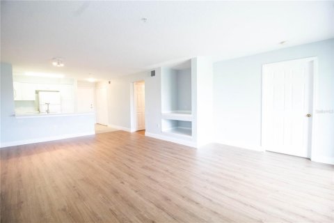 Condo in Orlando, Florida, 2 bedrooms № 2091773 - photo 8