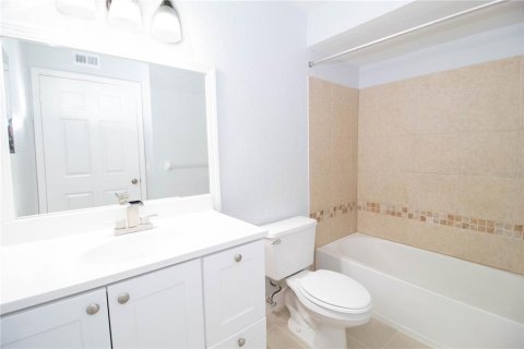Condo in Orlando, Florida, 2 bedrooms № 2091773 - photo 13