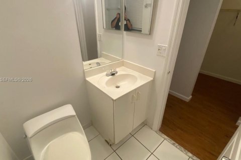 Touwnhouse à louer à Miami, Floride: 3 chambres, 101.26 m2 № 1997920 - photo 5