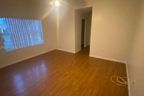 Touwnhouse à louer à Miami, Floride: 3 chambres, 101.26 m2 № 1997920 - photo 7