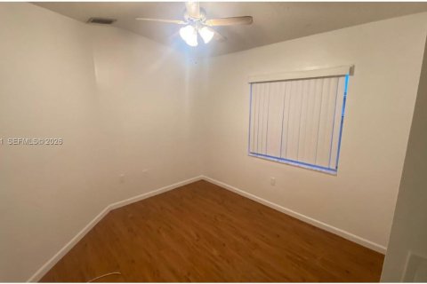 Touwnhouse à louer à Miami, Floride: 3 chambres, 101.26 m2 № 1997920 - photo 11