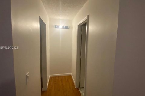 Touwnhouse à louer à Miami, Floride: 3 chambres, 101.26 m2 № 1997920 - photo 8