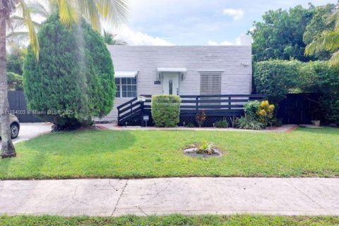 Casa en venta en Hollywood, Florida, 4 dormitorios, 152.17 m2 № 1991945 - foto 18