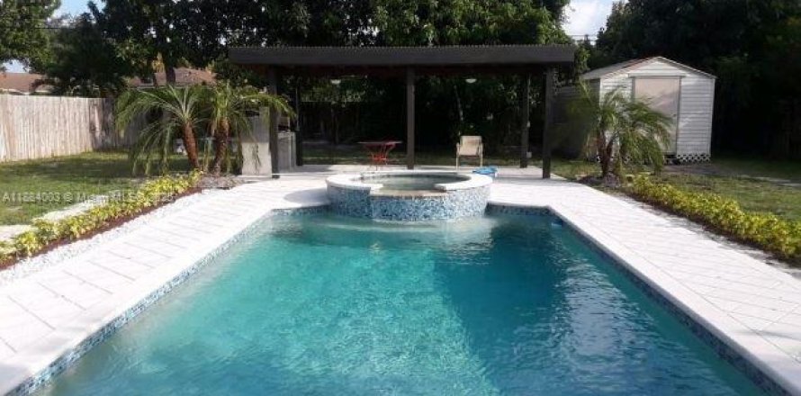 Casa en Hollywood, Florida 4 dormitorios, 152.17 m2 № 1991945